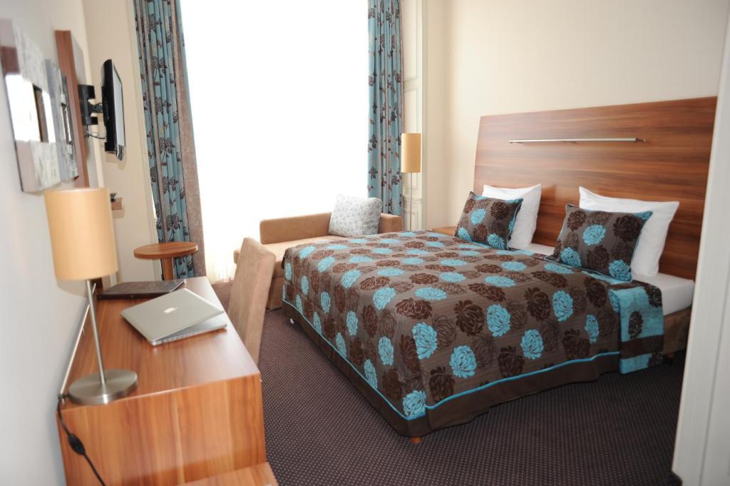 Albert Premier Hotel Bagnoles-de-l'Orne Quarto foto